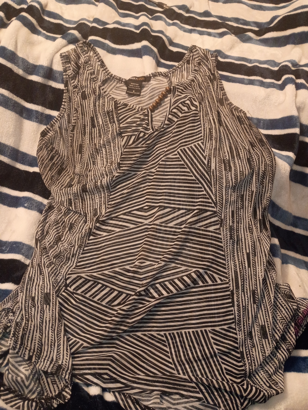 Robert Louis Black & White Geometric Sleeveless Camisole